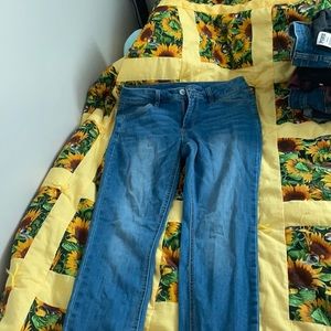 Rue 21 jeans. size 6 short.